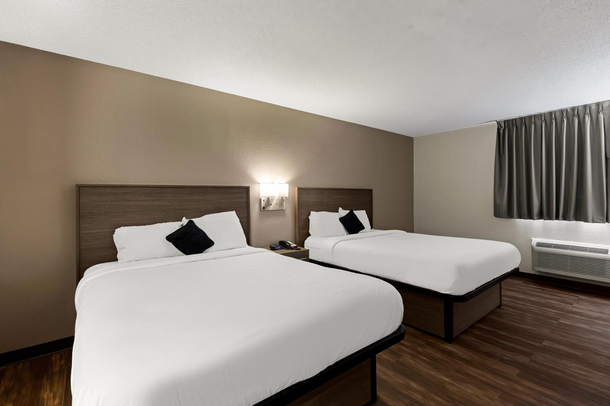 Red Lion Inn & Suites Caseyville 외부 사진