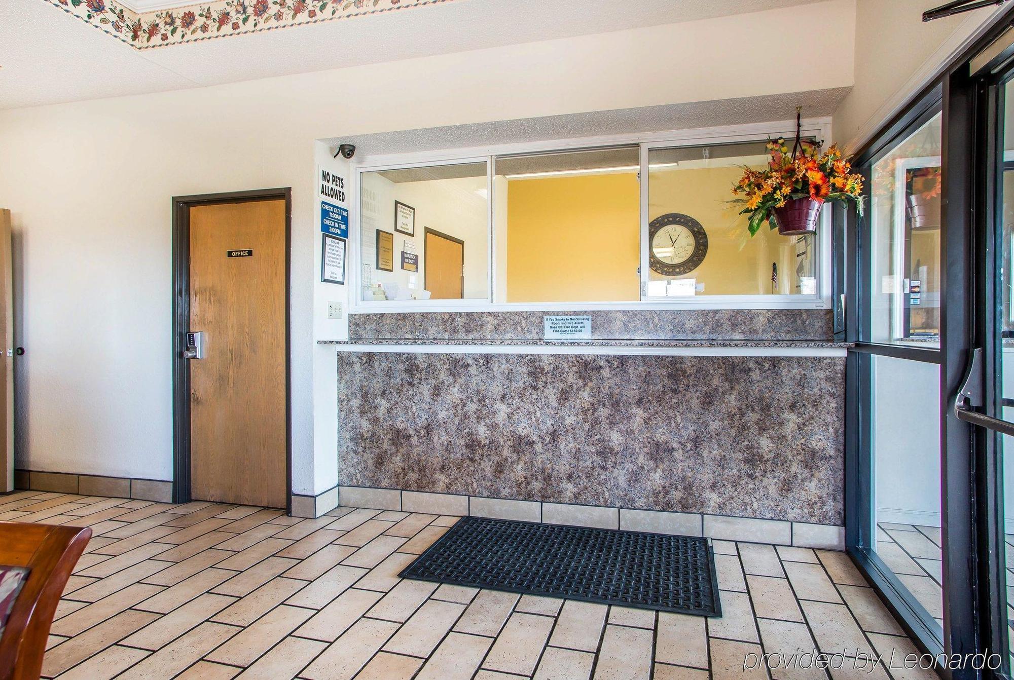 Red Lion Inn & Suites Caseyville 외부 사진