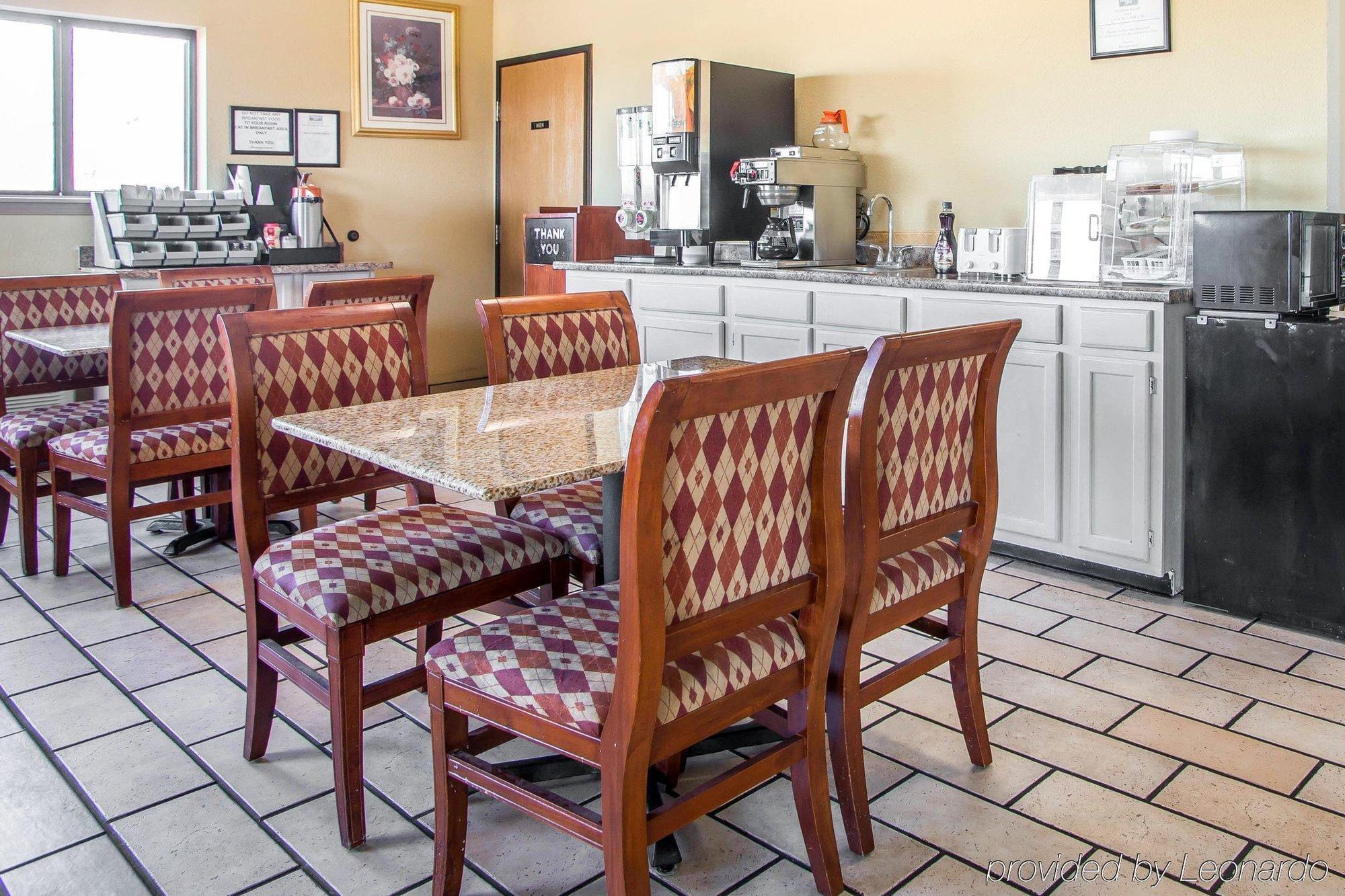 Red Lion Inn & Suites Caseyville 외부 사진