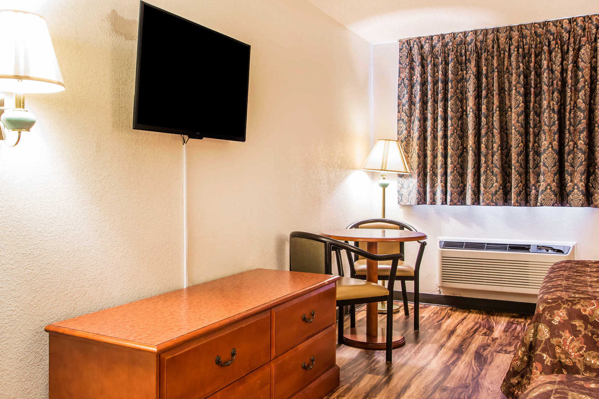 Red Lion Inn & Suites Caseyville 객실 사진