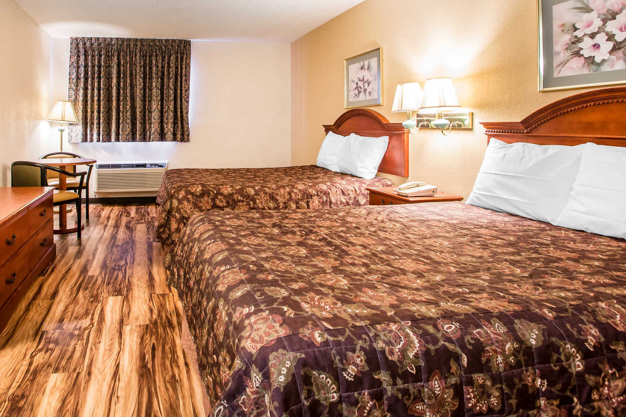 Red Lion Inn & Suites Caseyville 객실 사진