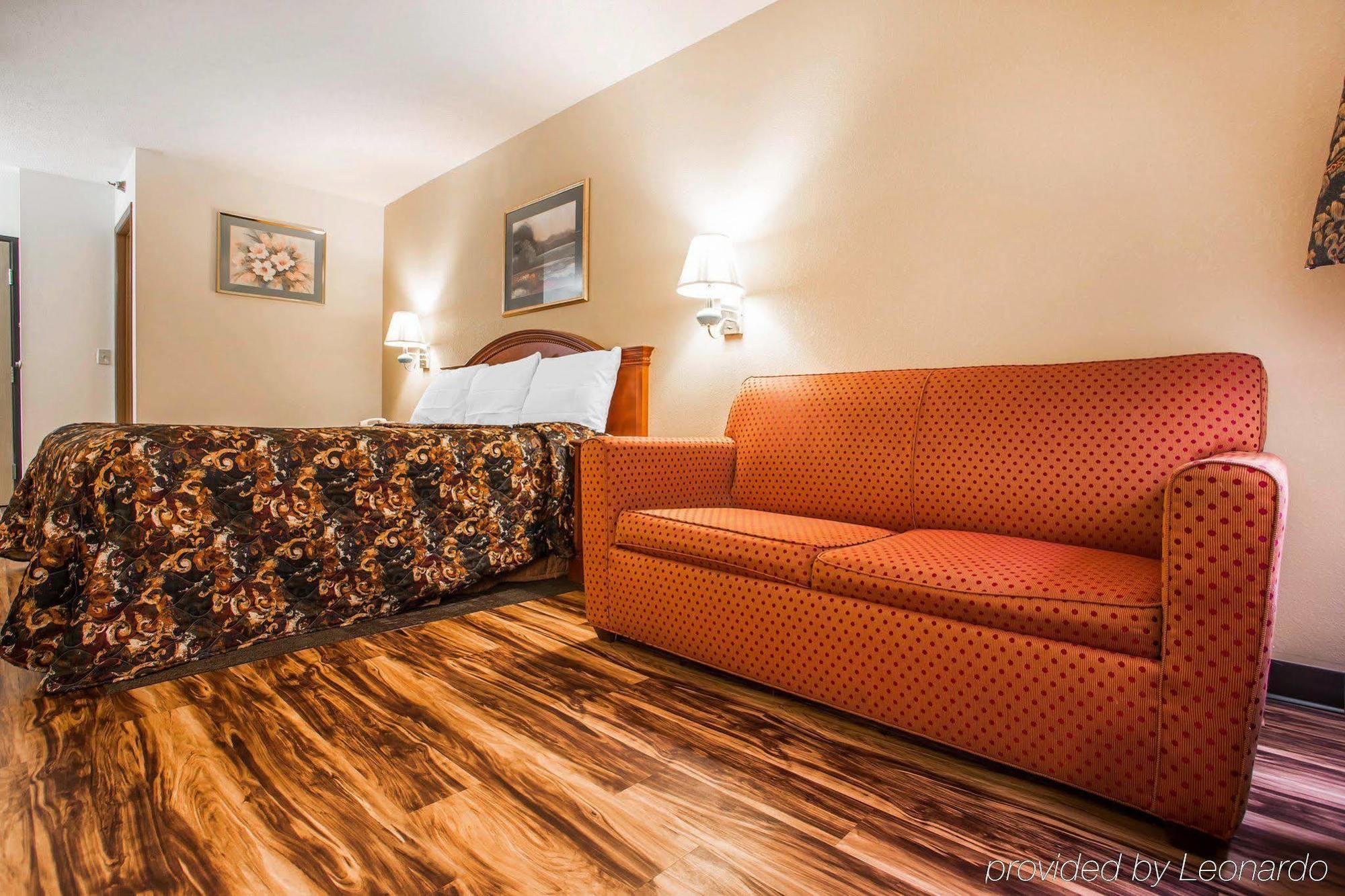 Red Lion Inn & Suites Caseyville 외부 사진