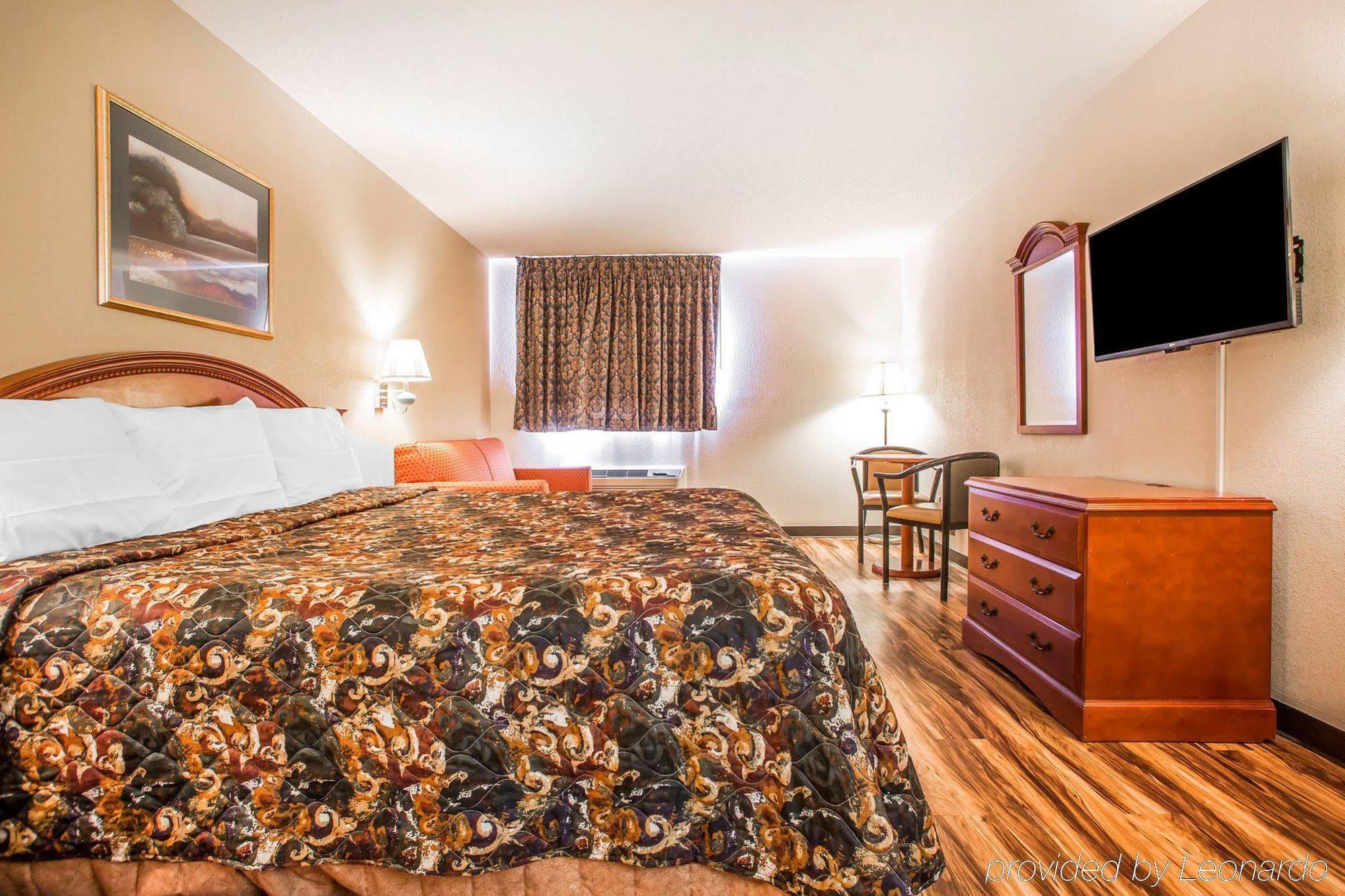 Red Lion Inn & Suites Caseyville 외부 사진