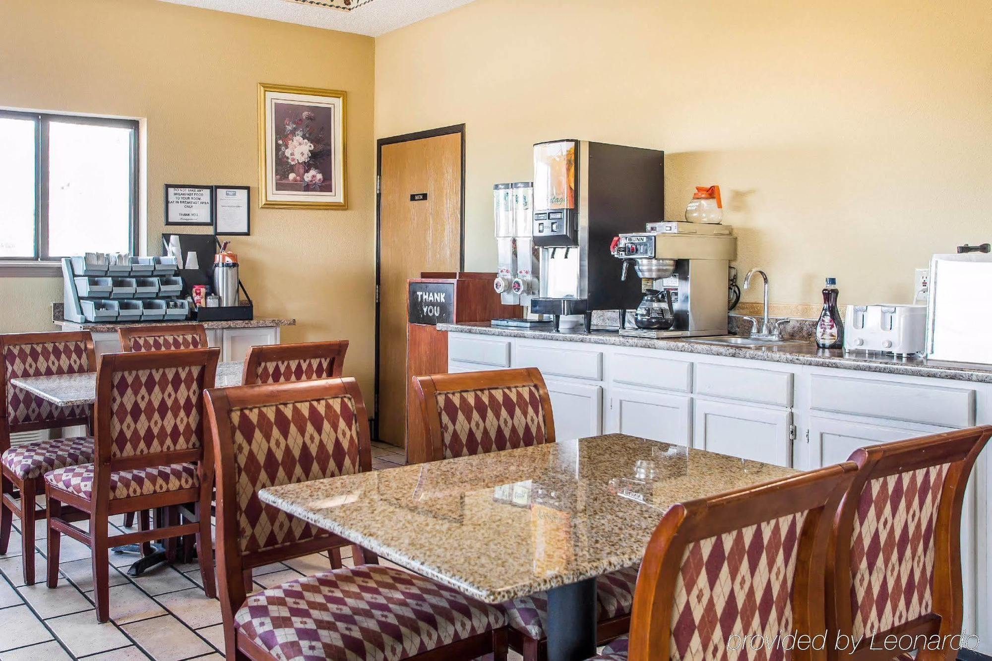 Red Lion Inn & Suites Caseyville 외부 사진